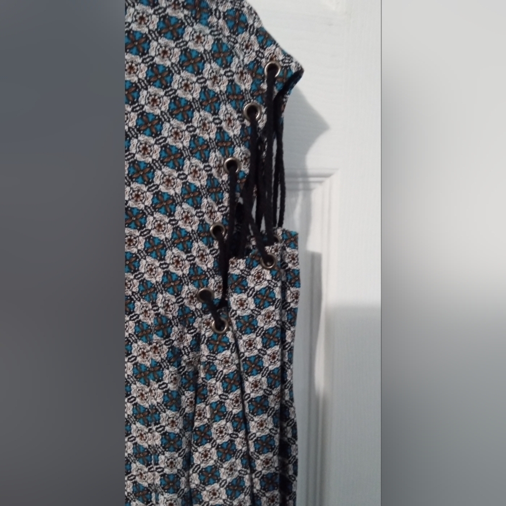 Gilded Intent Navy and White Patterned Blouse - Picture 4 of 5